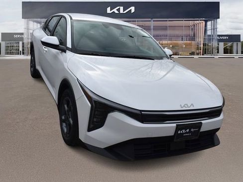 New 2026 Kia K4 LXS image 10