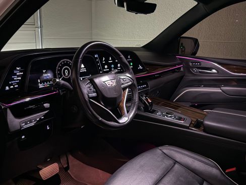 Used 2023 Cadillac Escalade Premium Luxury AWD/4WD image 66