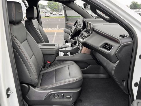 Used 2024 Chevrolet Suburban High Country image 26