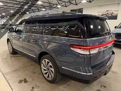Used 2023 Lincoln Navigator L Reserve image 3