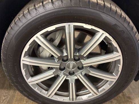 Used 2018 Audi Q7 3.0T Premium Plus w/ Premium Plus Package image 12