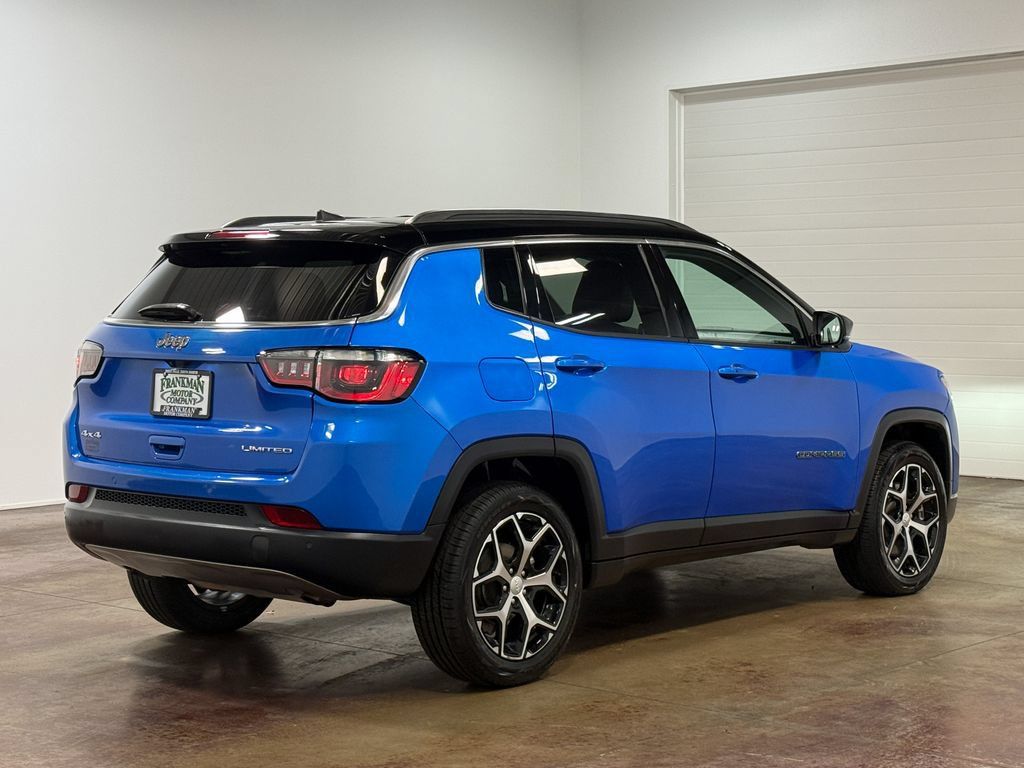 Used 2024 Jeep Compass Limited AWD/4WD image 4