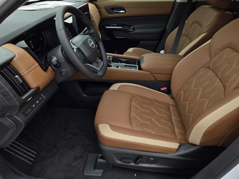 New 2026 Nissan Pathfinder Platinum FWD image 20