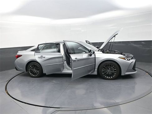 Used 2021 Toyota Avalon XSE image 42