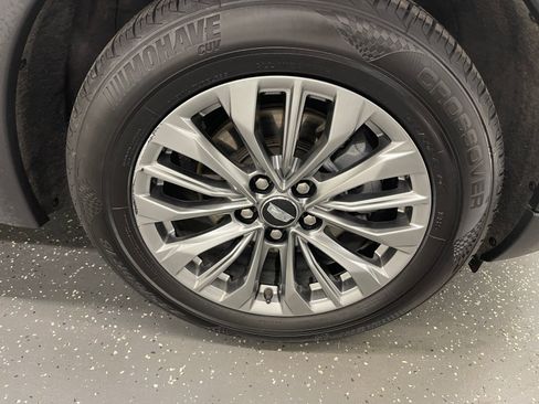 Used 2025 Cadillac XT4 Premium Luxury image 18