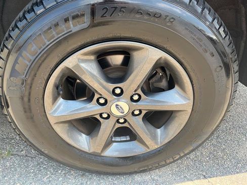 Used 2019 Ford Expedition XLT w/ Equipment Group 202A AWD/4WD image 7