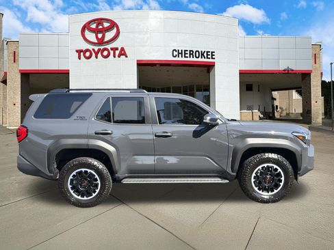 Used 2025 Toyota 4Runner TRD Off-Road Premium AWD/4WD image 4