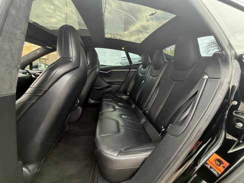 Used 2015 Tesla Model S 70D image 16