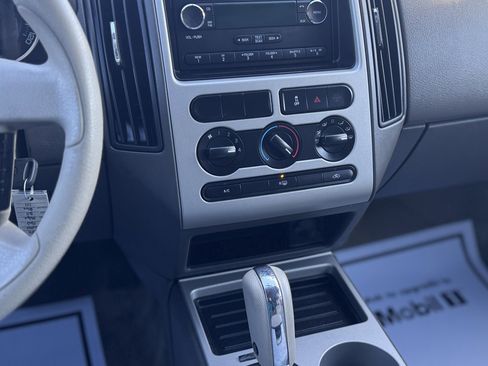 Used 2010 Ford Edge SE image 18