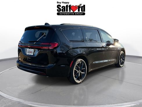 New 2026 Chrysler Pacifica Limited w/ S Appearance Package AWD/4WD image 9