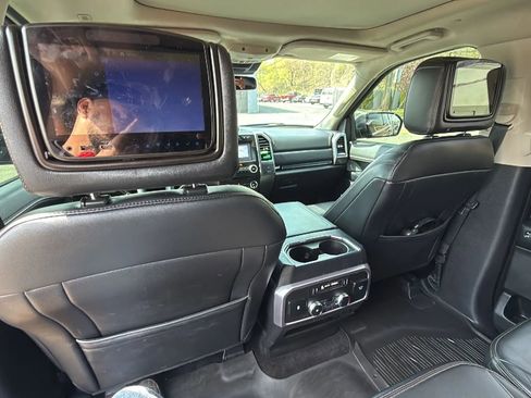 Used 2018 Ford Expedition Platinum image 29