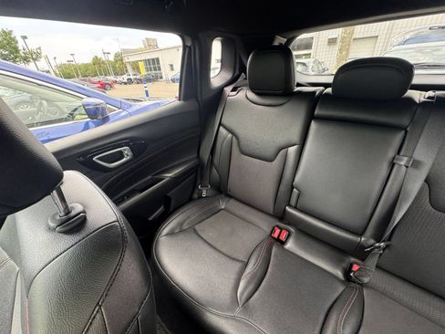 Used 2025 Jeep Compass Trailhawk AWD/4WD image 37