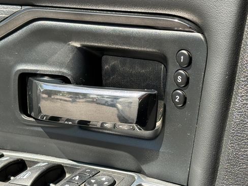 Used 2024 RAM 2500 Limited image 18