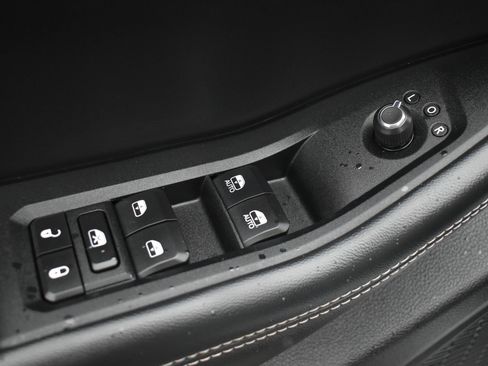 Used 2023 Jeep Grand Cherokee L Limited image 13