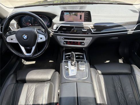 Used 2020 BMW 740i xDrive w/ Premium Package AWD/4WD image 2