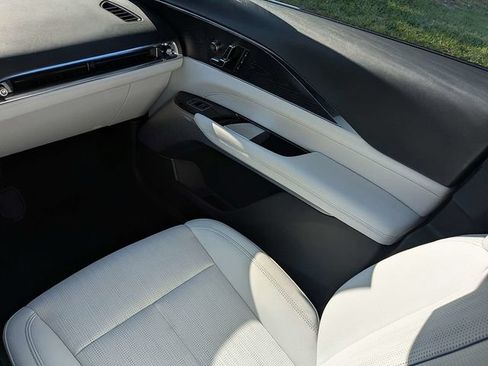 Certified 2024 Cadillac Lyriq Luxury AWD/4WD image 18