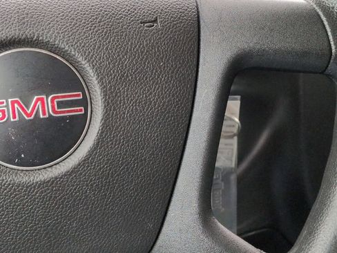 Used 2018 GMC Savana 2500 w/ Driver Convenience Package image 25