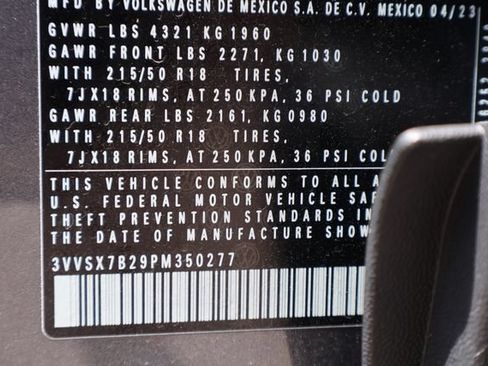 Certified 2023 Volkswagen Taos SE FWD image 30