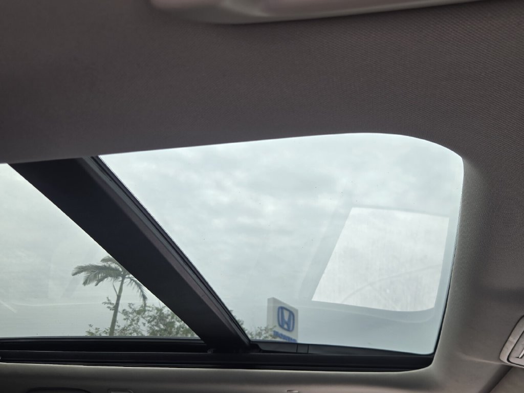 Used 2023 Honda Pilot Touring image 19