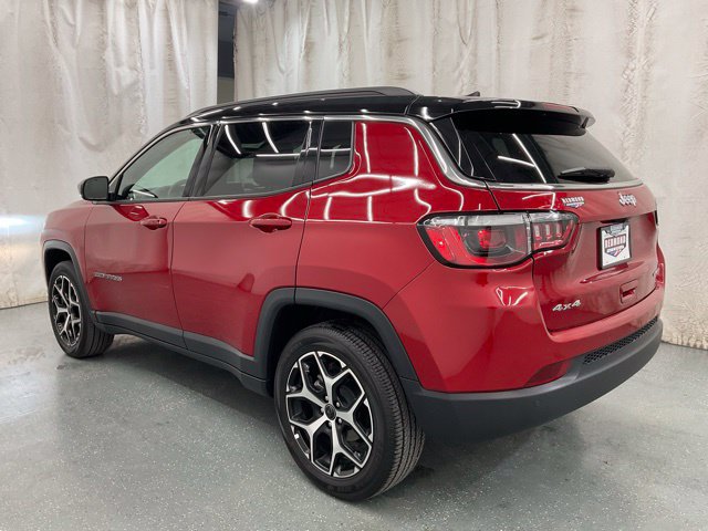 Used 2025 Jeep Compass Limited AWD/4WD image 5