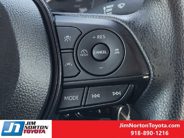 Used 2025 Toyota Corolla LE FWD image 28