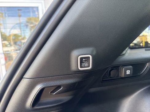 Used 2024 Jeep Grand Cherokee Altitude image 23