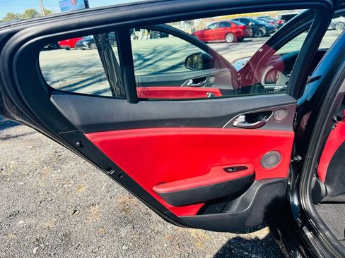 Used 2019 Kia Stinger GT1 image 17
