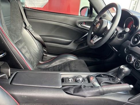 Used 2018 FIAT 124 Spider Abarth w/ Navigation & Sound Group image 15