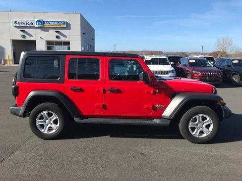 Certified 2019 Jeep Wrangler Unlimited Sport S image 3