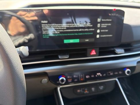 New 2026 Kia Carnival LX FWD image 16