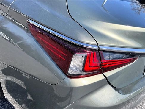 Used 2019 Lexus ES 350 w/ Accessory Package 2 image 29