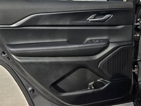 New 2025 Jeep Grand Cherokee L Altitude image 12