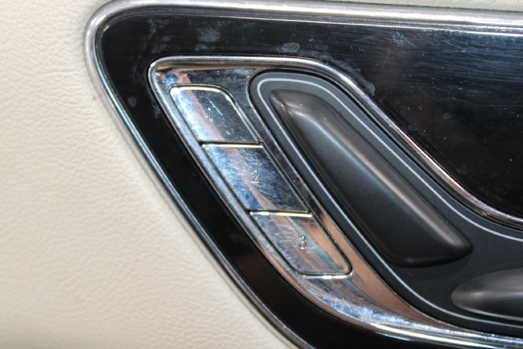 Used 2018 Lincoln Navigator Select RWD image 23