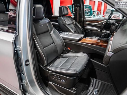 Used 2021 Cadillac Escalade ESV Premium Luxury image 17