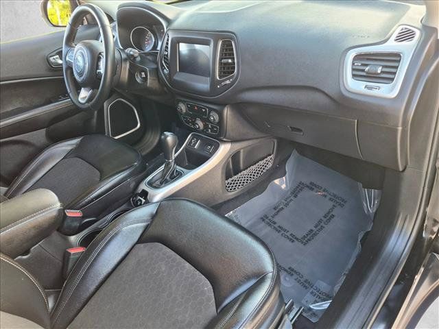Used 2020 Jeep Compass Latitude w/ Popular Equipment Group FWD image 20