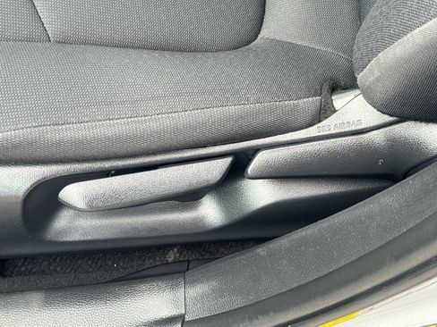 Used 2020 Toyota Corolla LE FWD image 48
