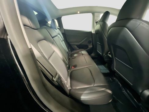 Used 2025 Tesla Model Y Performance image 21