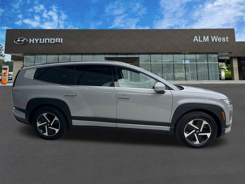 New 2026 Hyundai Ioniq 9 SE image 4