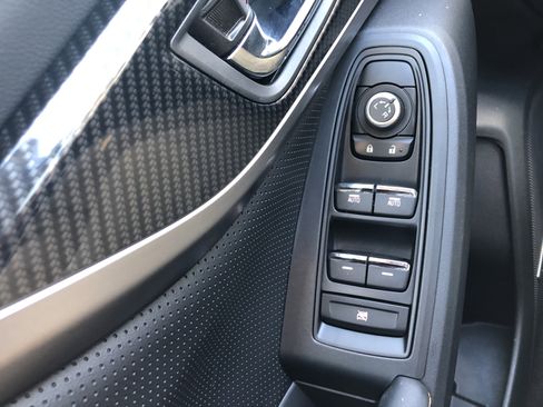 Used 2018 Subaru Crosstrek 2.0i Limited image 17