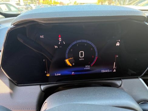Used 2025 Chevrolet TrailBlazer LT FWD image 39