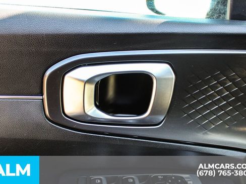 Used 2024 Kia Sorento S image 41