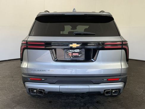 Used 2024 Chevrolet Traverse LT AWD/4WD image 6