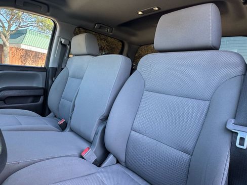 Used 2018 Chevrolet Silverado 1500 Custom w/ Custom Value Package image 21