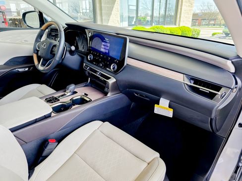 Used 2024 Lexus RX 350 AWD w/ Convenience Package image 8