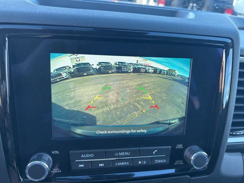 Used 2024 Nissan Frontier SL image 37