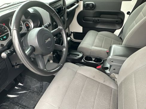 Used 2009 Jeep Wrangler Unlimited Rubicon w/ Dual Top Group image 10