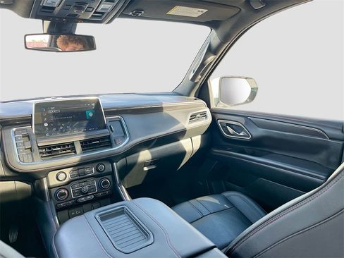 Used 2022 Chevrolet Suburban RST w/ Luxury Package image 24