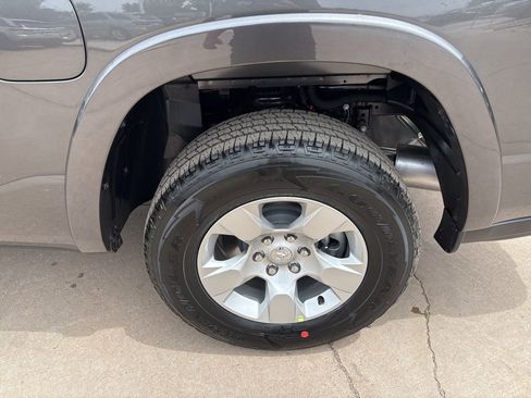 New 2026 RAM 1500 Big Horn AWD/4WD image 10