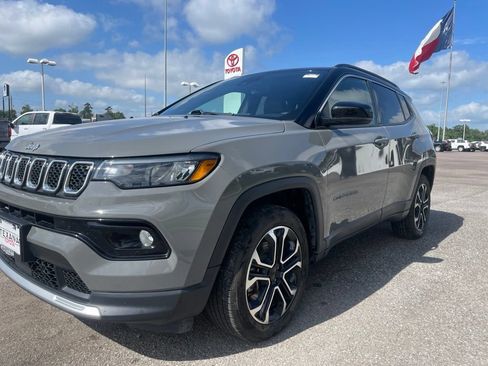 Used 2024 Jeep Compass Limited AWD/4WD image 11