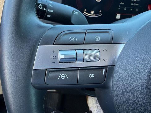 Used 2025 Hyundai Kona SEL FWD image 17